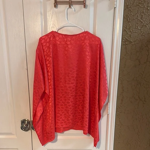 Michael Kors Red Relaxed 3/4 Sleeve Blouse - Picture 2 of 4
